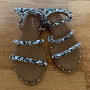 NWOT Nicole Miller snake skin and studded sandals size 8